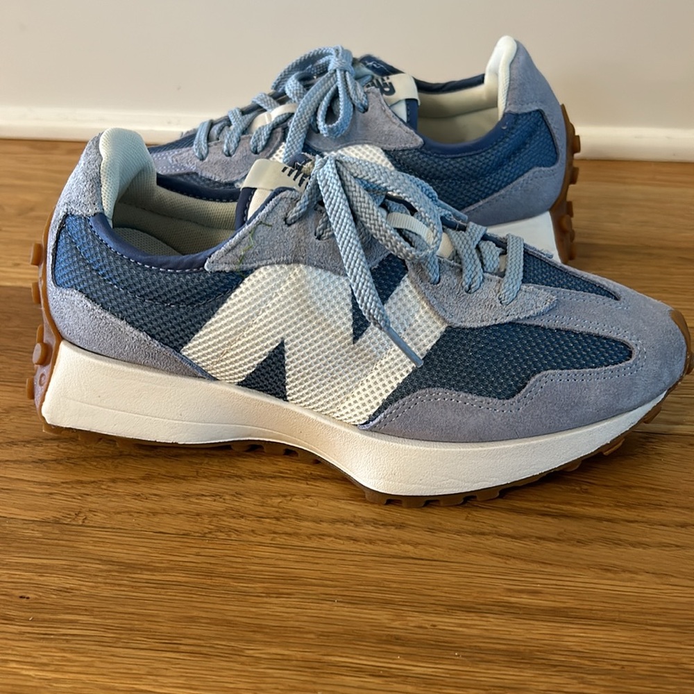 New Balance 327 Sneakers
